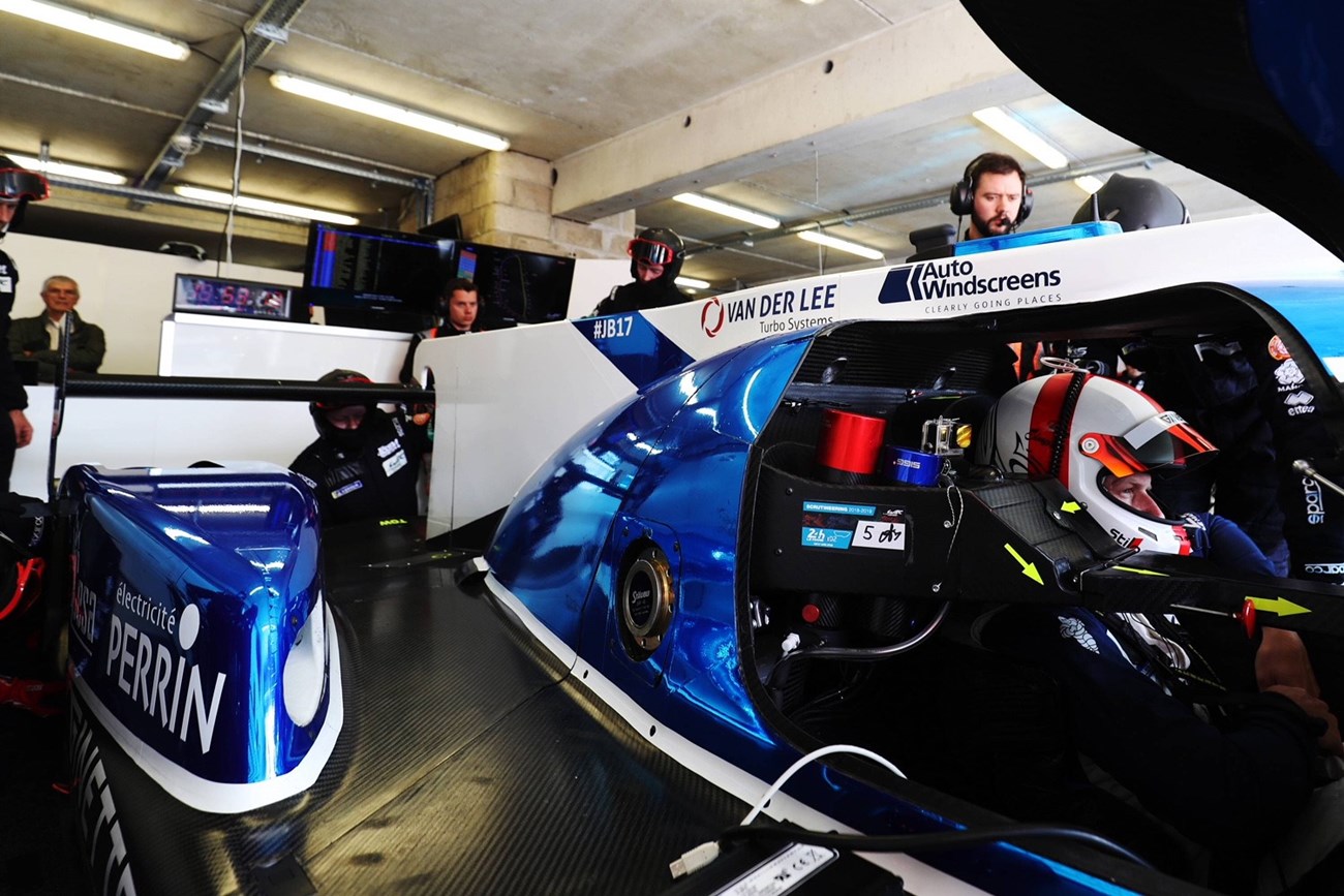 Ginetta Auto Windscreens (3).jpg