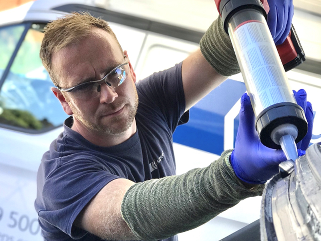 Teroson direct glazing system used by technician Tom Barker (2).png